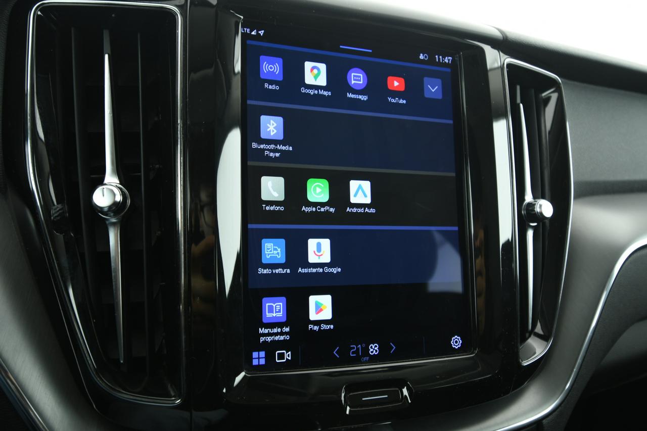 VOLVO XC60 2.0 b4 Momentum awd auto CAMERA+APP CONNECT+FULL LED