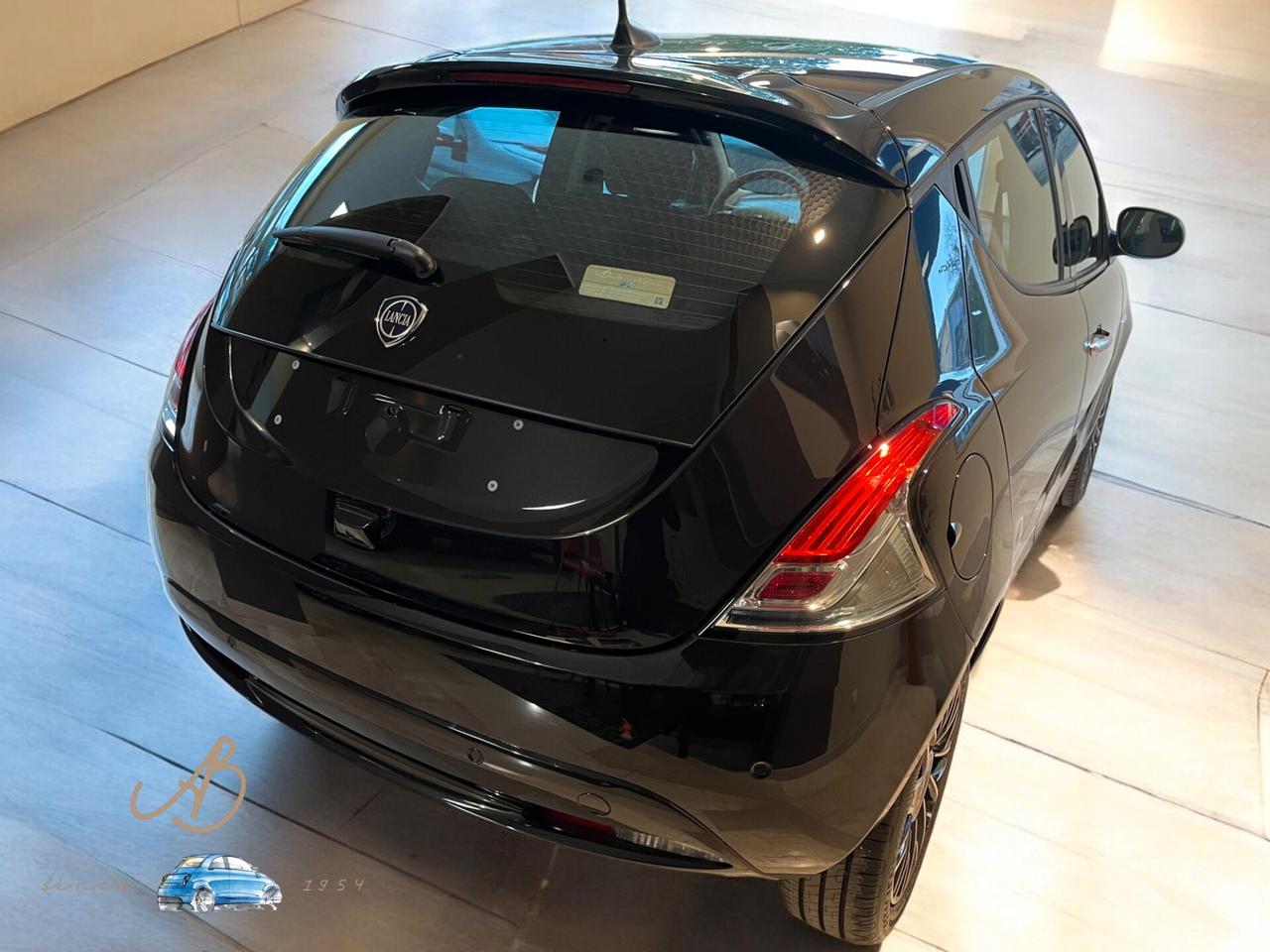 Lancia Ypsilon 1.0 FireFly 5 porte S&S Hybrid Platino