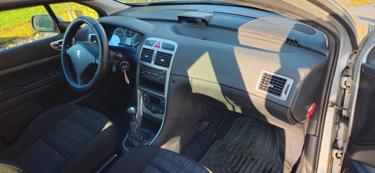 Peugeot 307 1.6 16V BENZINA NEOPATENTATI