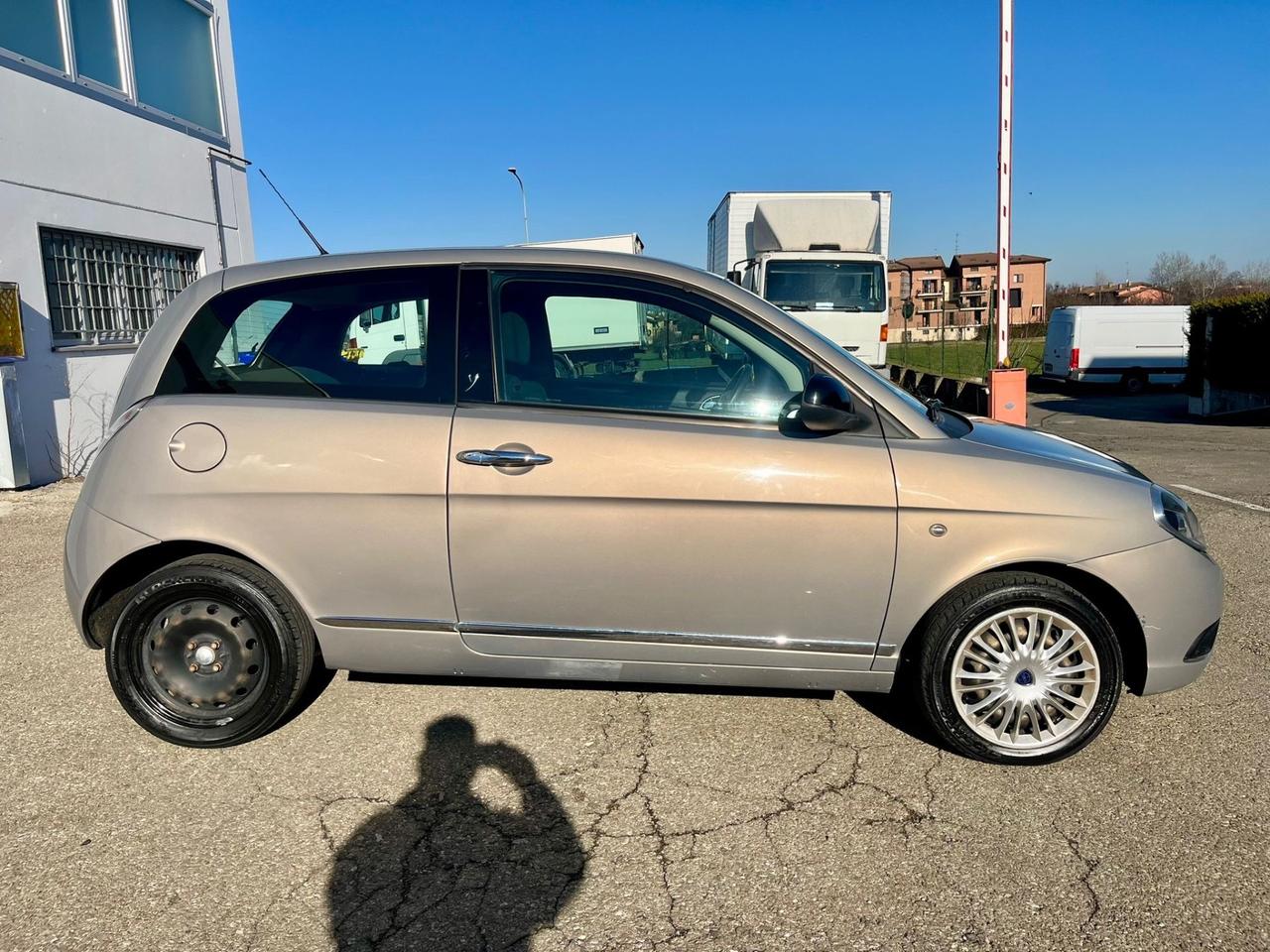 Lancia Ypsilon 1.2benzina 2011 92.000km perfetta per neopatentati