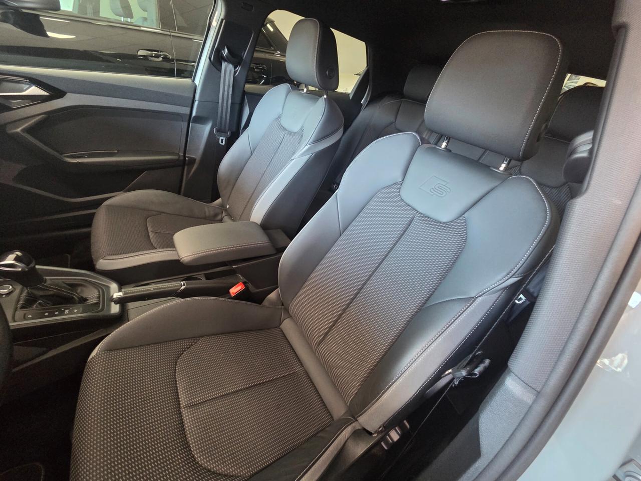 Audi A1 SPB 35 TFSI S tronic Identity Black