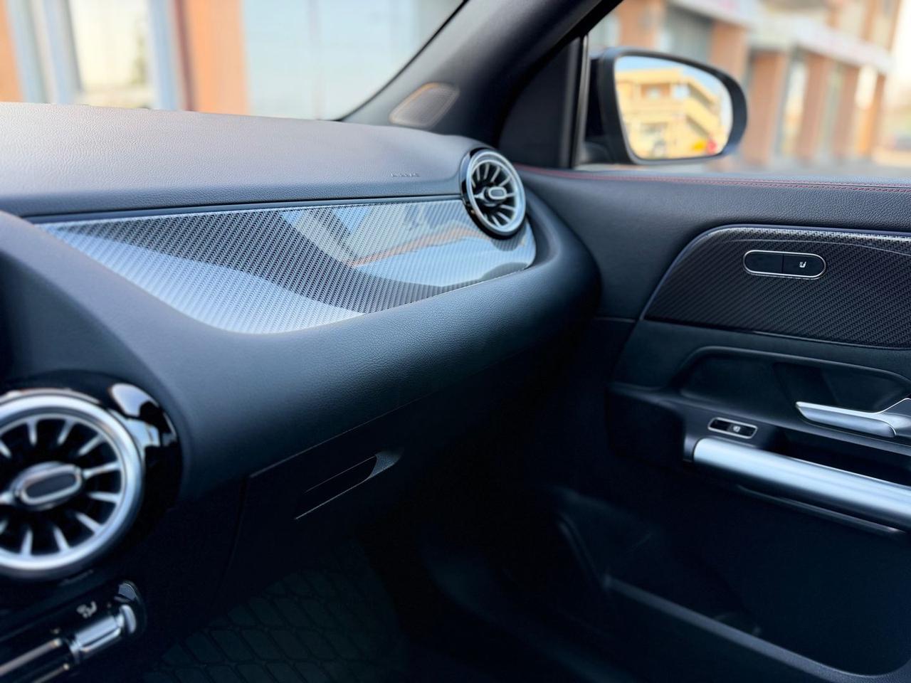 Mercedes-Benz GLA 200 AMG Line Premium GLA 2 #9504