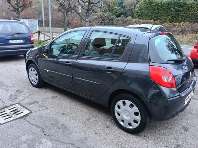 RENAULT Clio 1.2 16V 5 porte Dynamique *uniproprietario*
