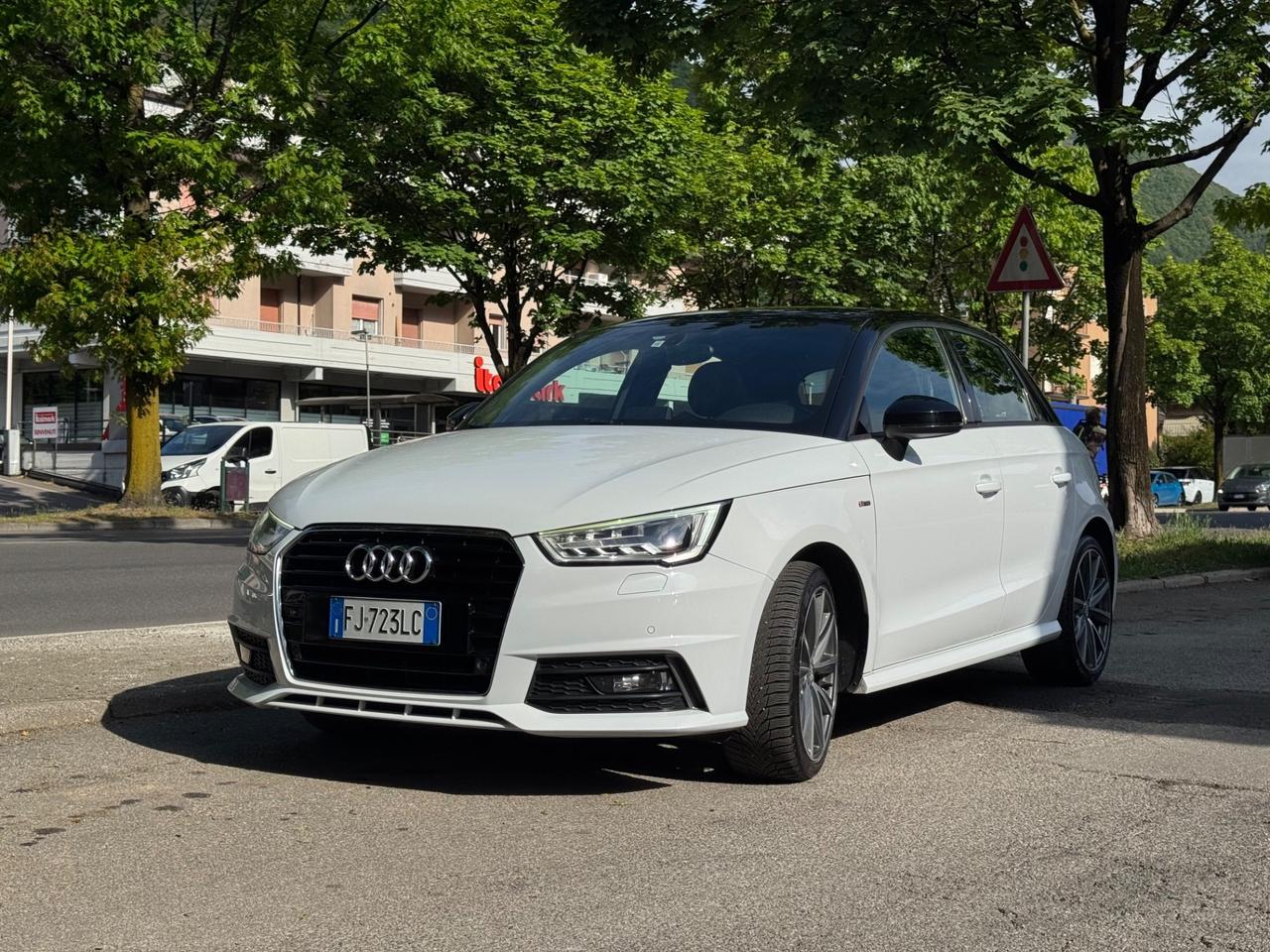 Audi A1 SPB 1.4 TDI S tronic Admired S LINE - TETTO APRIBILE - CAMBIO AUTOMATICO - SENSORI ANTERIORI E POSTERIORI - SEDILI IN PELLE