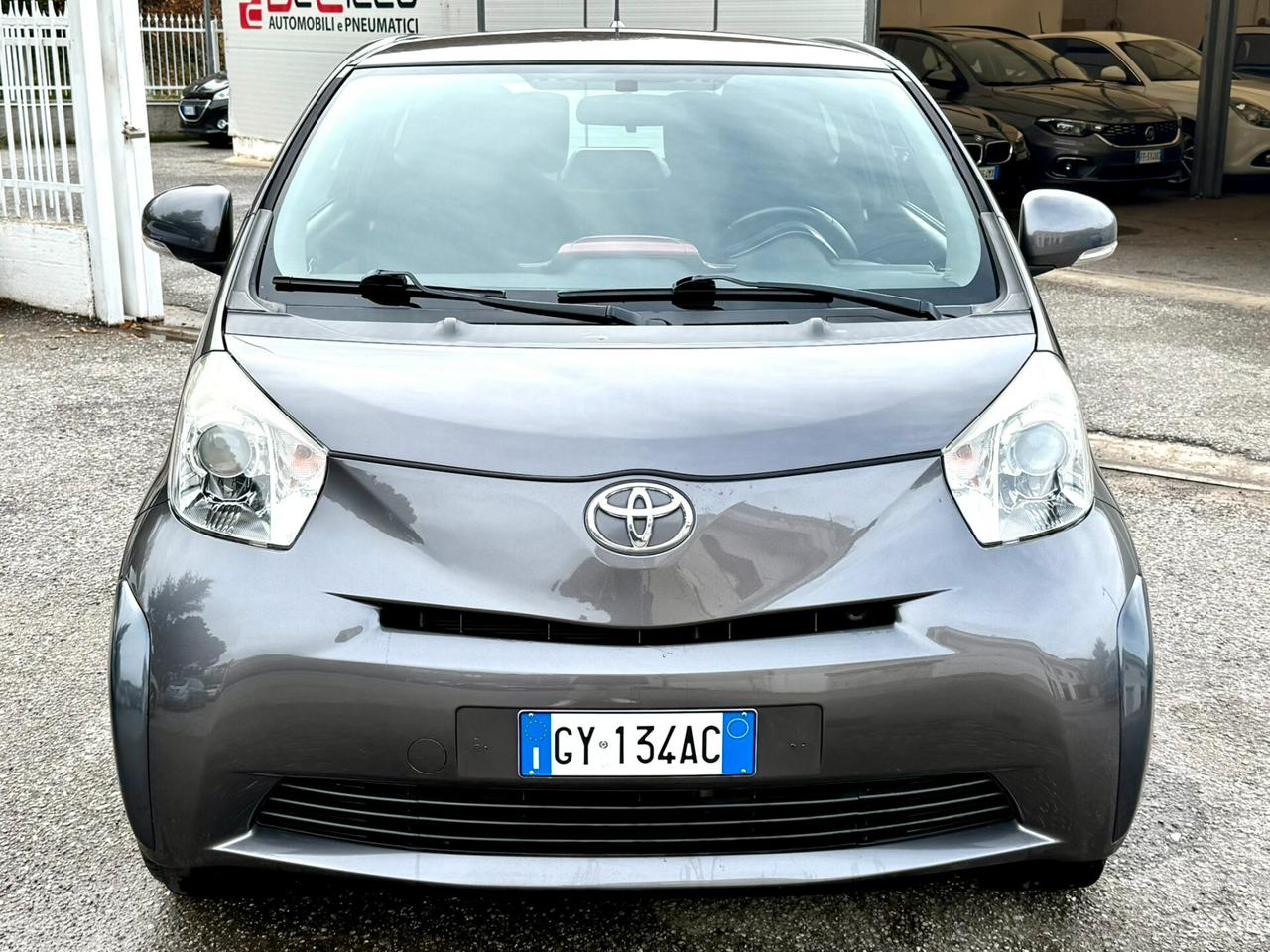 Toyota iQ 1.0 Lounge 4 Posti