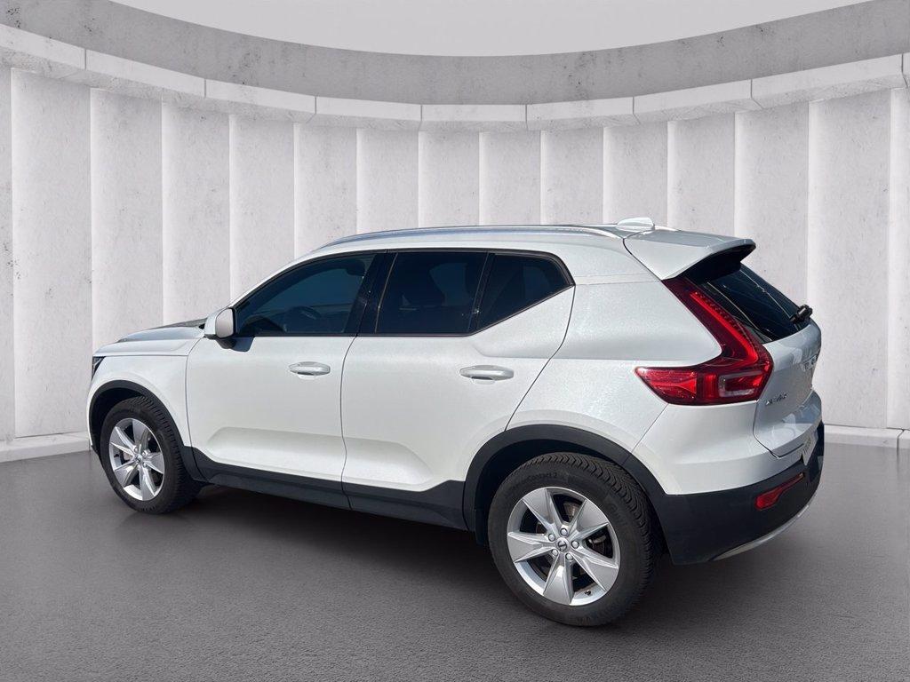 VOLVO XC40 2.0 b3 Core auto del 2025