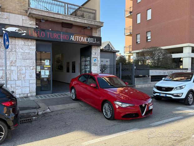 ALFA ROMEO Giulia 2.2 Turbodiesel 160 CV AT8 Bus