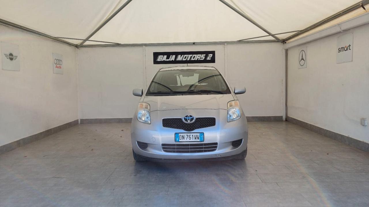 Toyota Yaris 1.0 5 porte