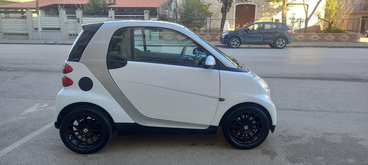 Smart ForTwo 1000 85 cavalli bicolore con tetto panoramico
