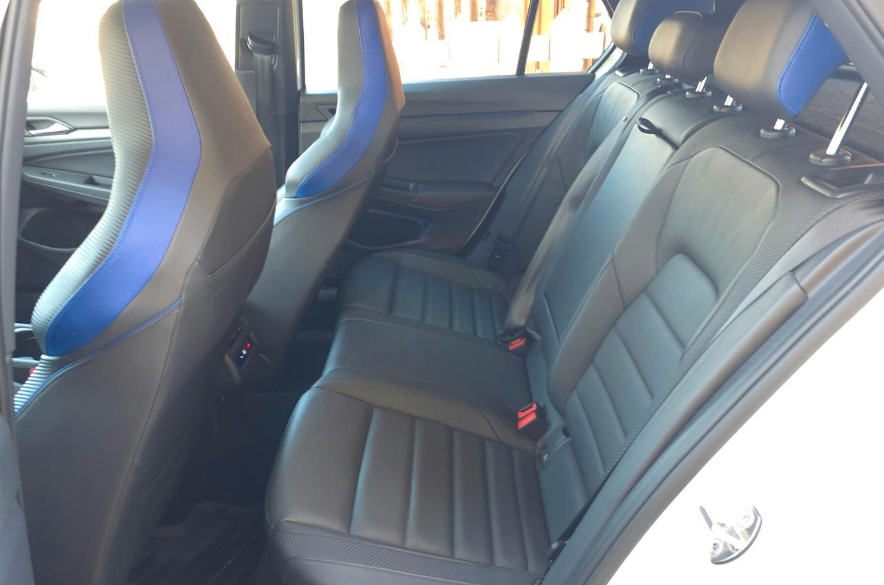 Golf R - 2.0 TSI 320cv - AKRAPOVIC