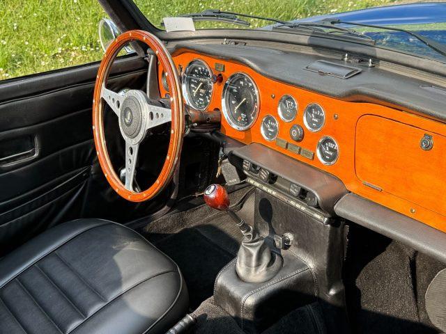 TRIUMPH TR6 CC 2498 PI AUTO IN CONTOVENDITA