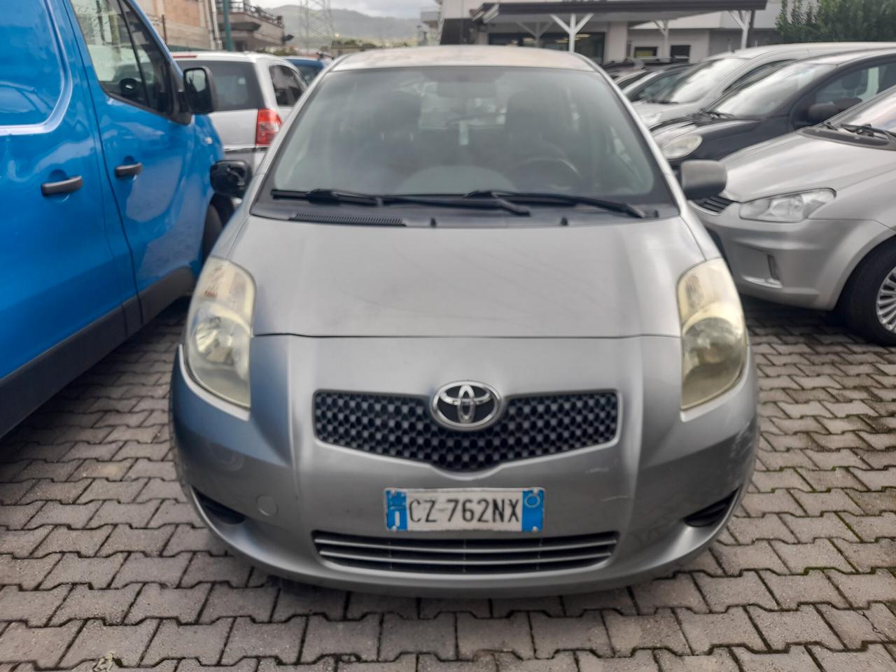Toyota Yaris 1.0 5 porte
