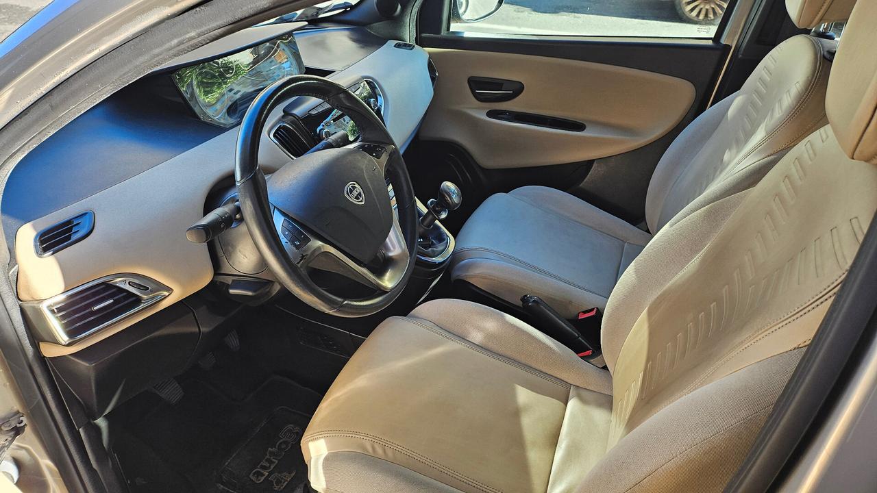 Lancia Ypsilon 1.2 69 CV Gold OK NEOPATENTATI GARANZIA 12 MESI