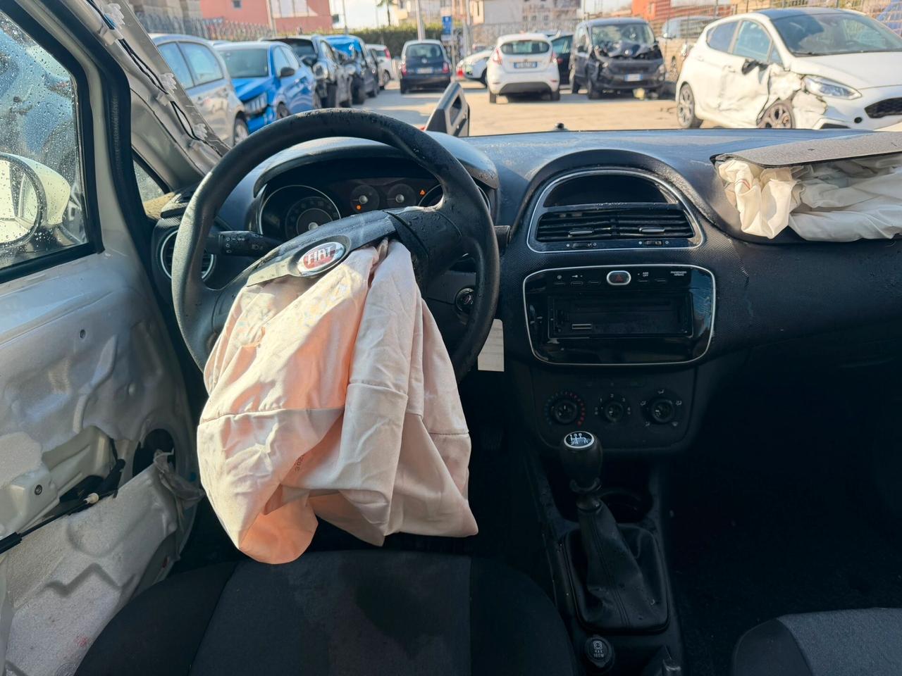 Fiat Punto 1.2 incidentato - 2015