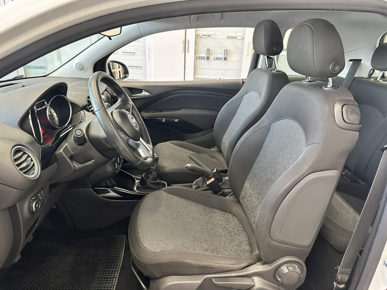 Opel Adam 1.4 Glam Gpl-tech 87cv E6