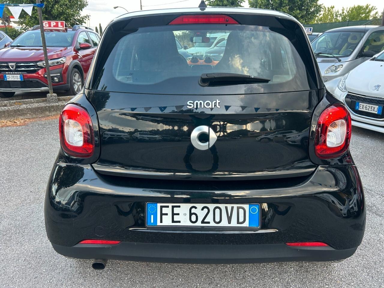 " UNA CHICCA " Smart ForFour 70 1.0 twinamic Passion