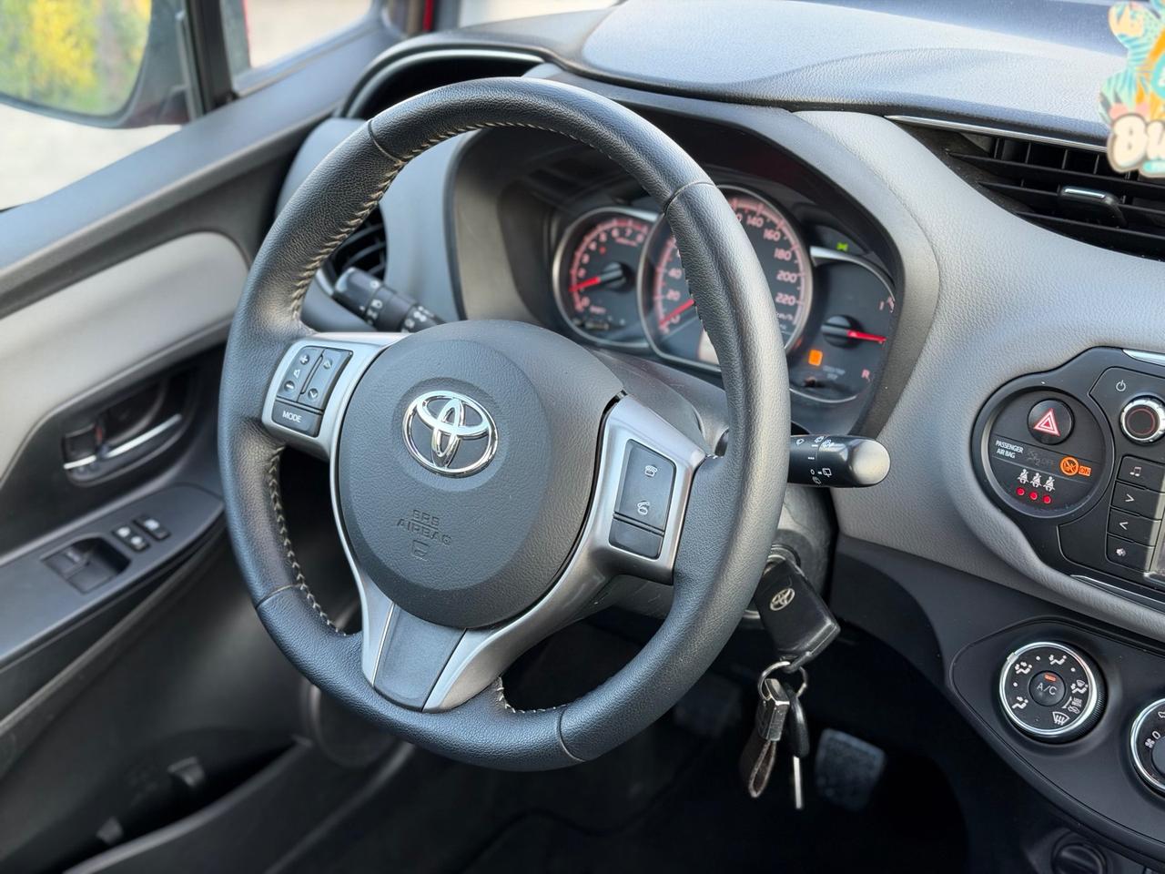 Toyota Yaris 1.0 5PORTE Lounge 2015 EURO6