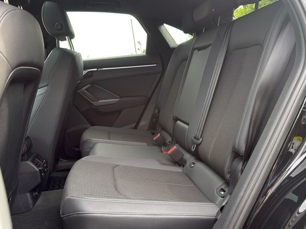 Audi Q3 40 2.0 TDI Identity Black quattro S tronic