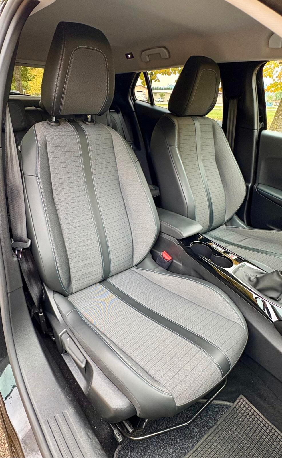 Peugeot 2008 PureTech 100 S&S Allure Pack