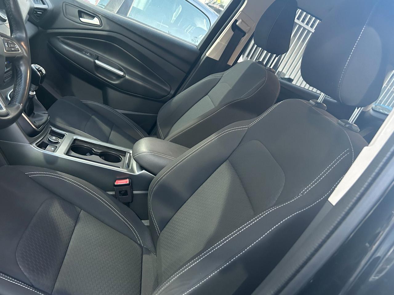 Ford Kuga 1.5 TDCI 120 CV S&S 2WD Powershift Edition