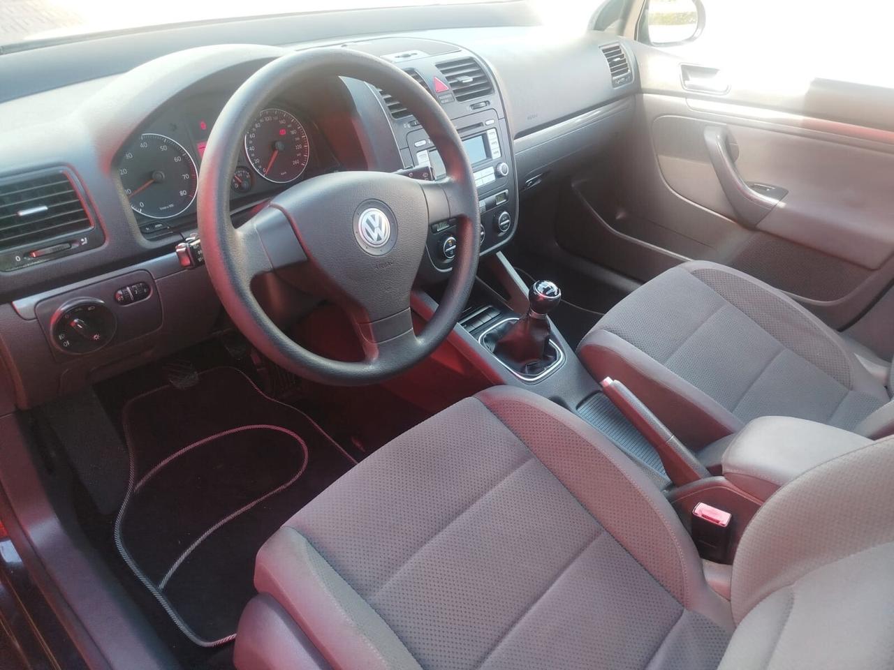 Volkswagen Golf 1.6 16V FSI 5p. Sportline