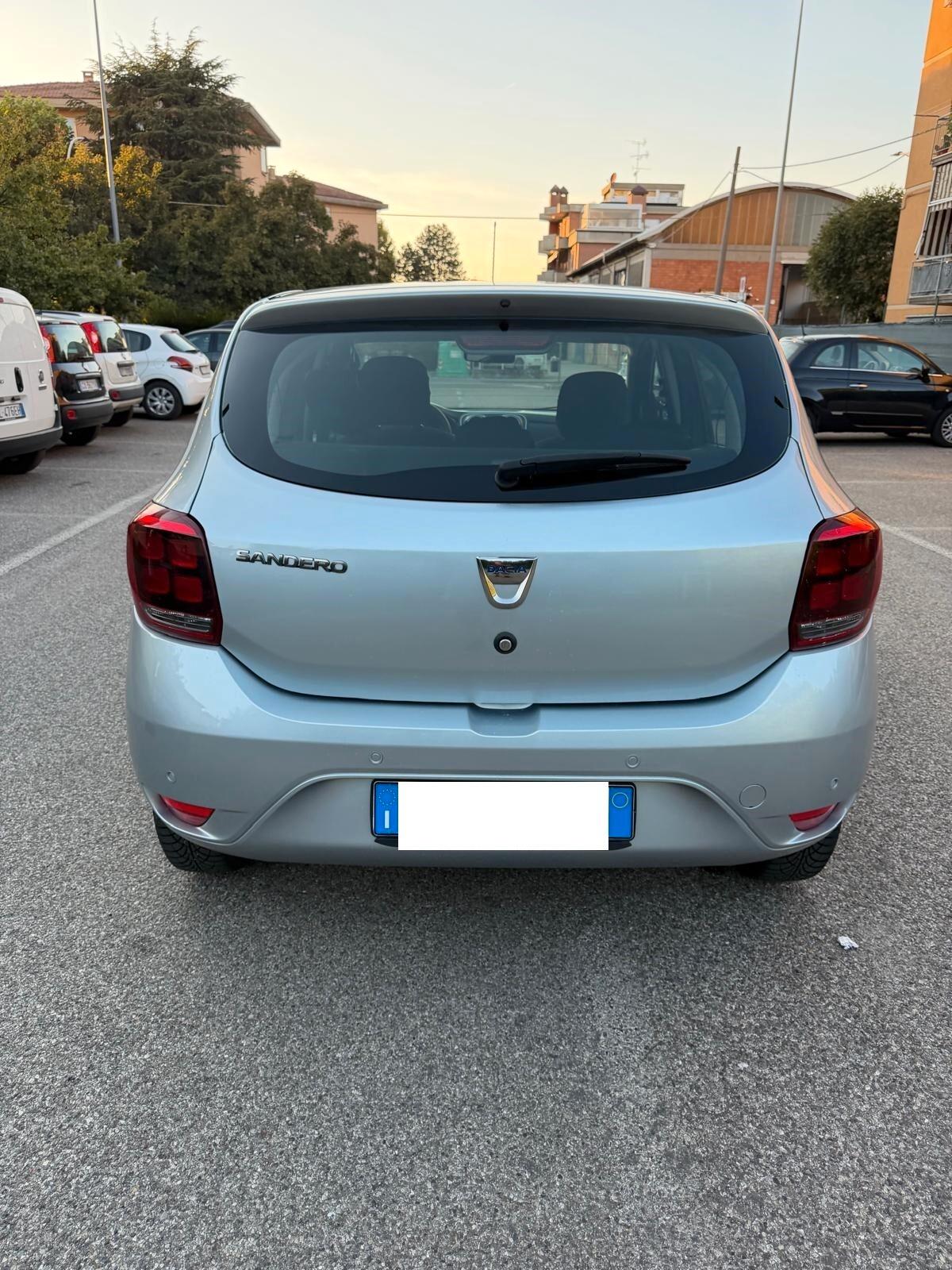 Dacia Sandero 1.0 - NEOPATENTATI - 12 MESI DI GARANZIA -