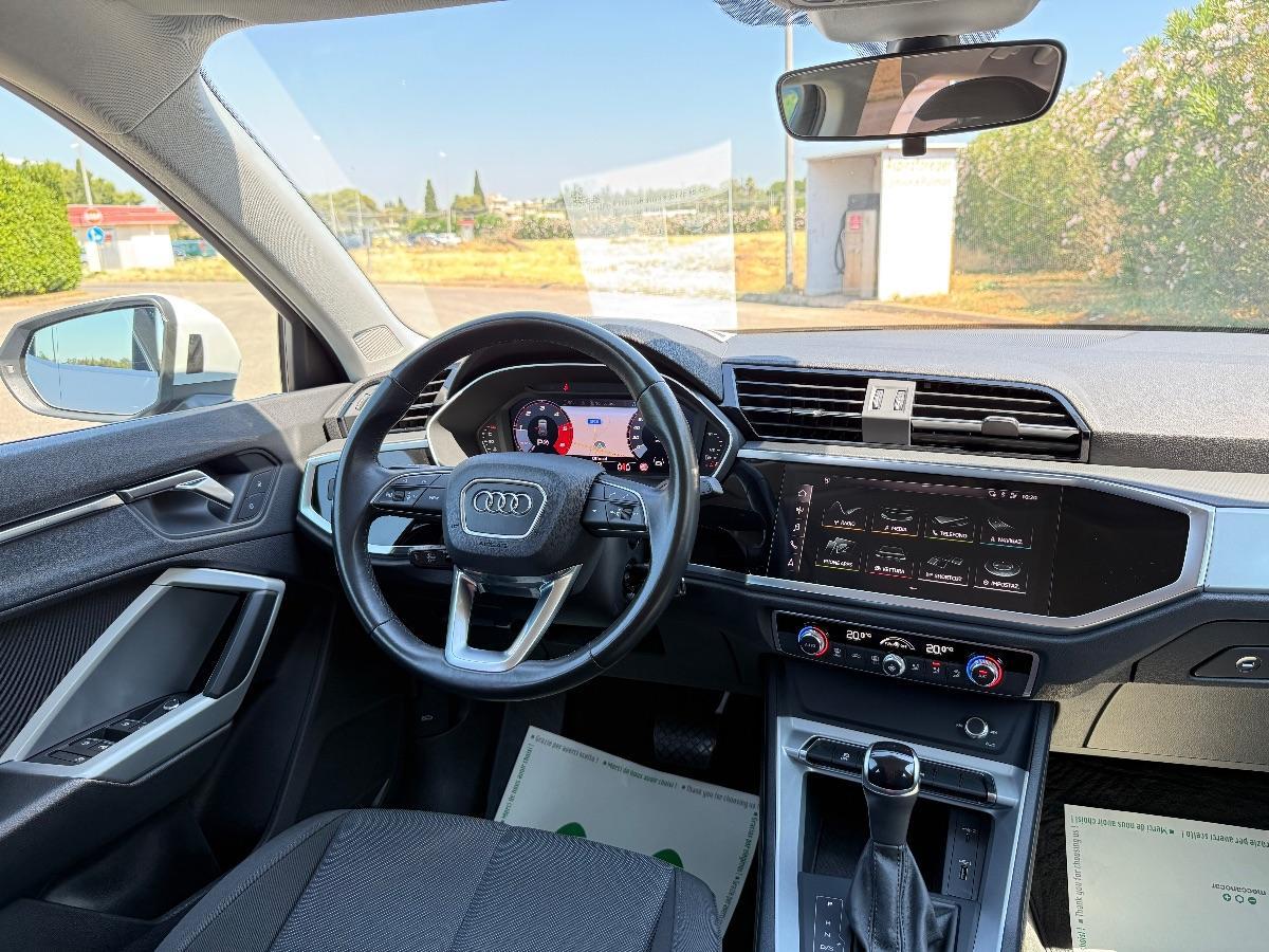 AUDI - Q3 - 35 TDI S tronic Business Advanced