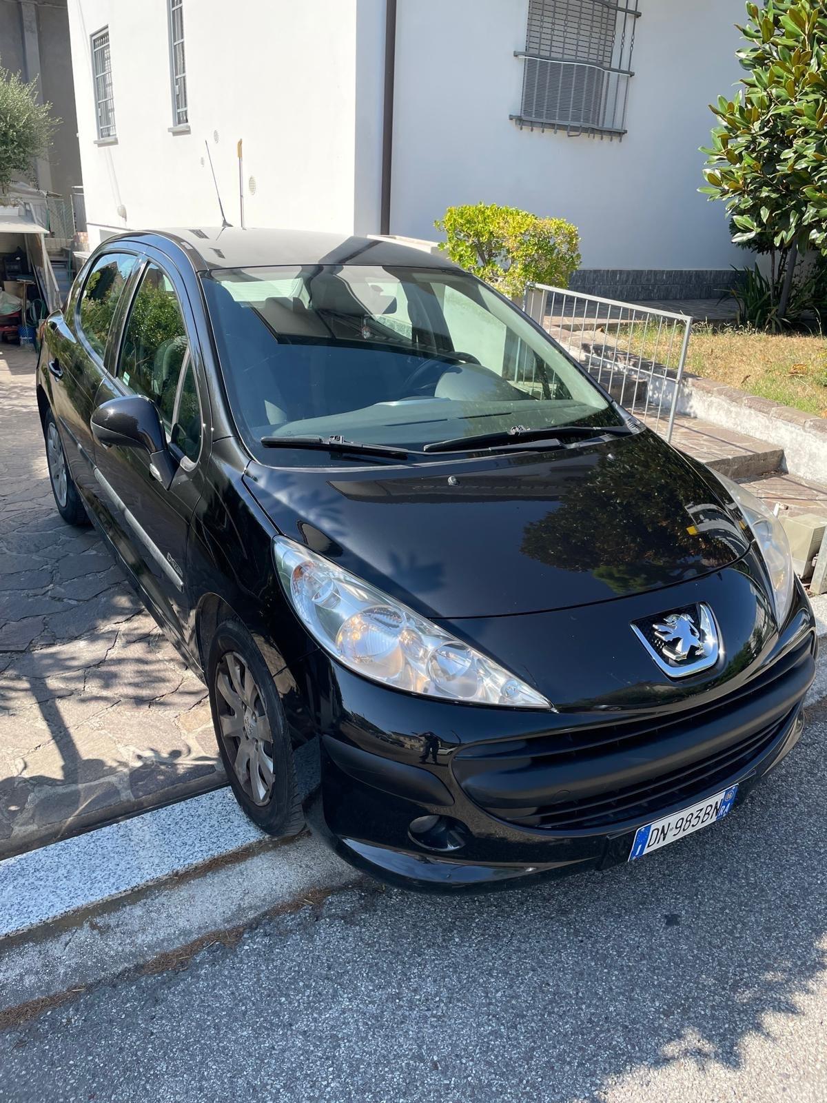 Peugeot 207 1.4 8V 75CV 5p solo 87000km