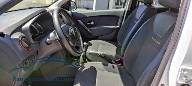 DACIA Sandero TCe 90CV SerieSpeciale Brave Navy