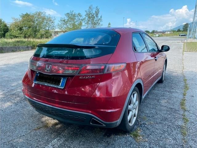 Honda Civic 1.8 i-VTEC 5p. Exclusive LE