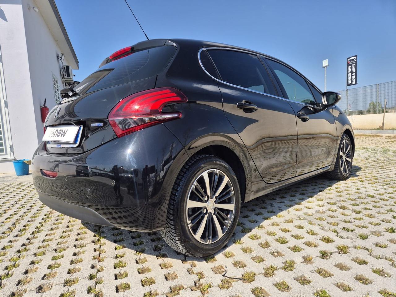 Peugeot 208 BlueHDi 100 5 porte Allure