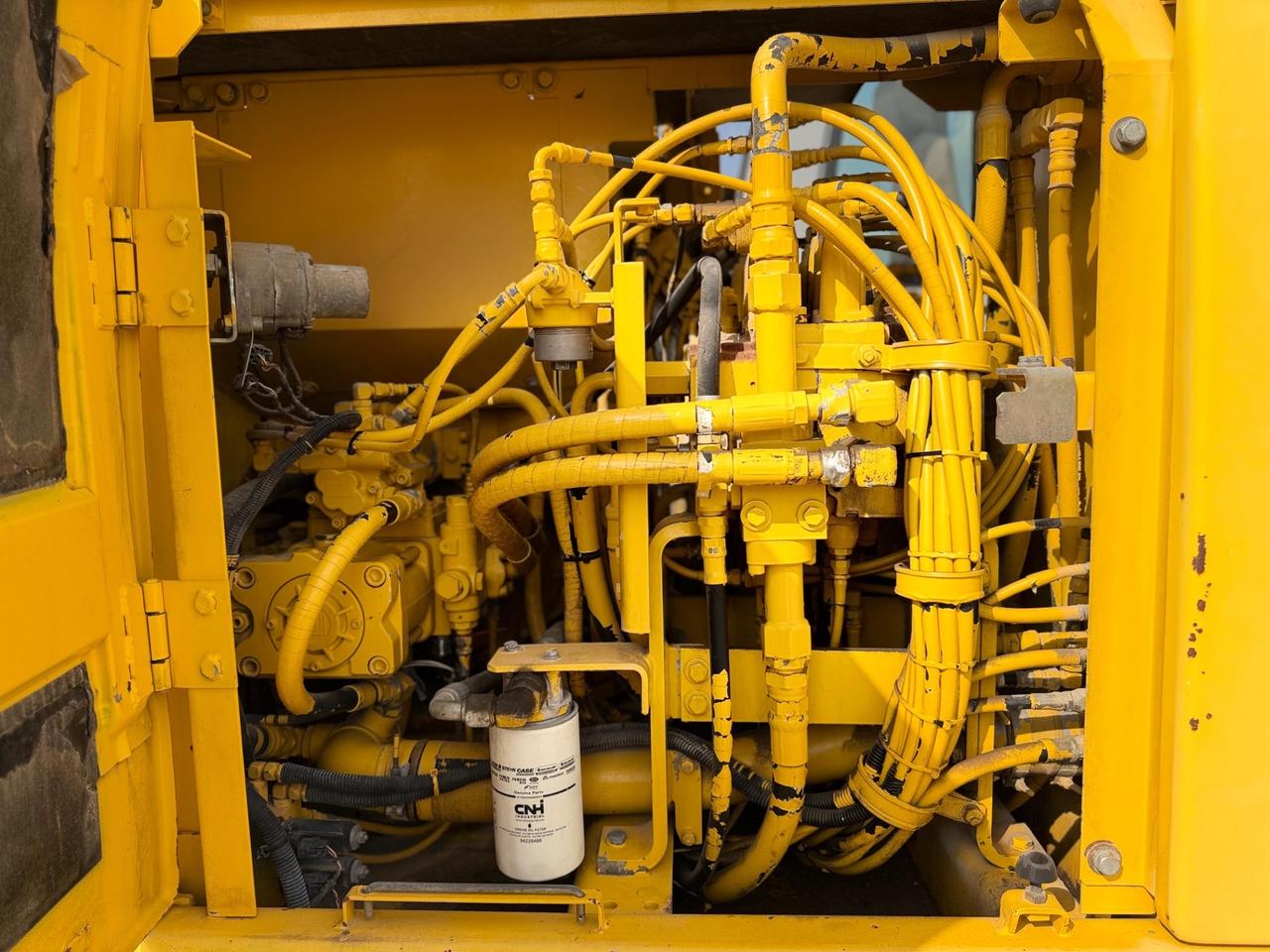 Escavatore NEW HOLLAND E145B TRIPLICE E LAMA