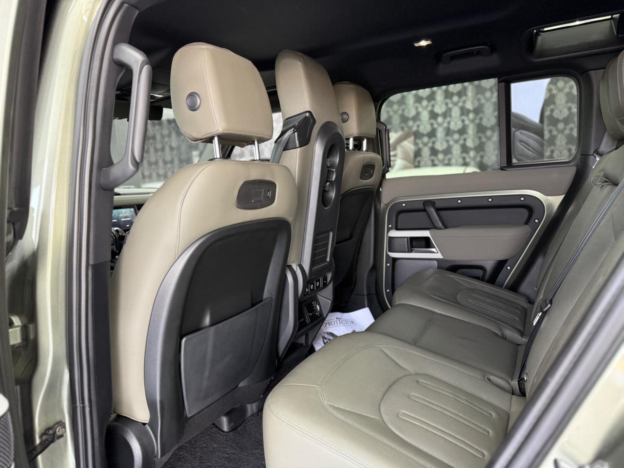 Land Rover Defender 110 3.0D I6 250 CV AWD Auto X-Dynamic HSE