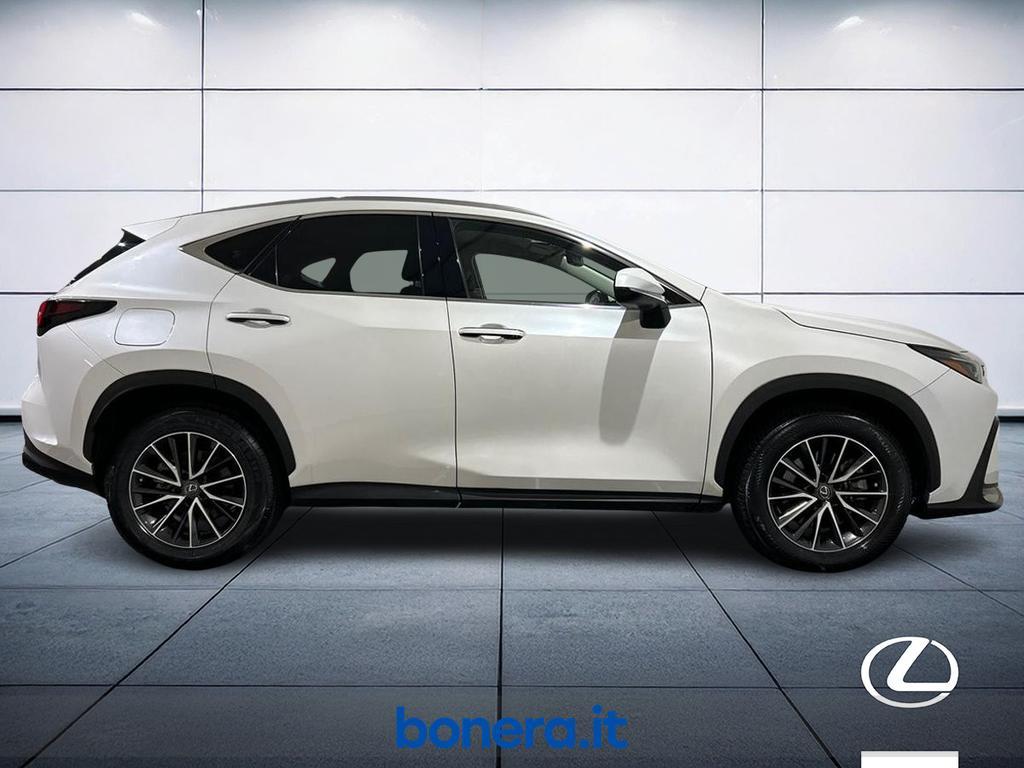 Lexus NX 2.5 Plug-in Premium 4WD e-CVT