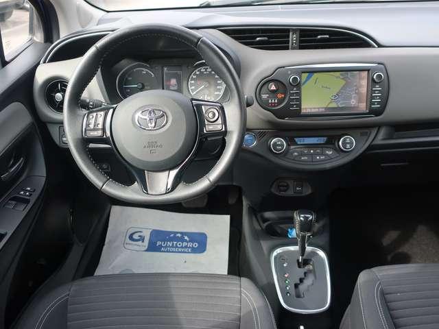Toyota Yaris Yaris III 2017 5p 1.5h Business