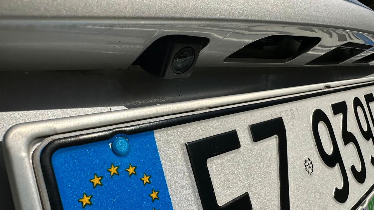 Toyota Yaris 1.3 5 porte Style 2015 Neopetant GPL LEGGI TESTO