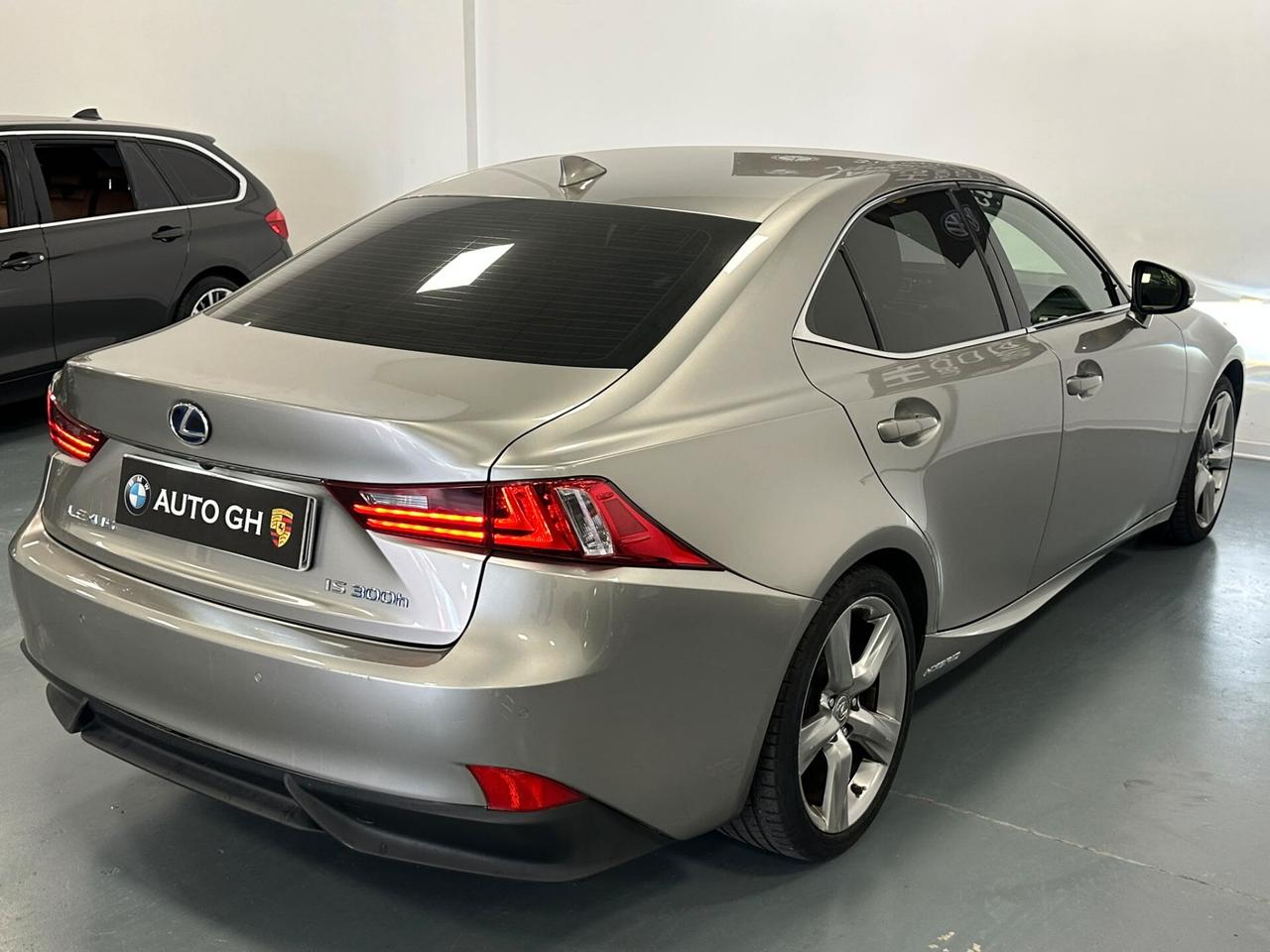 Lexus IS Hybrid FSport