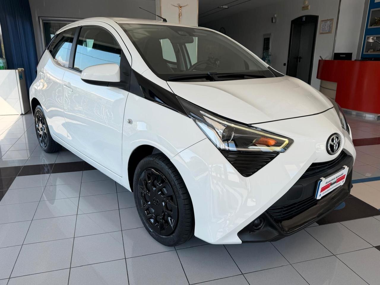 Toyota Aygo Connect 1.0 VVT-i 72Cv 5p x-cool