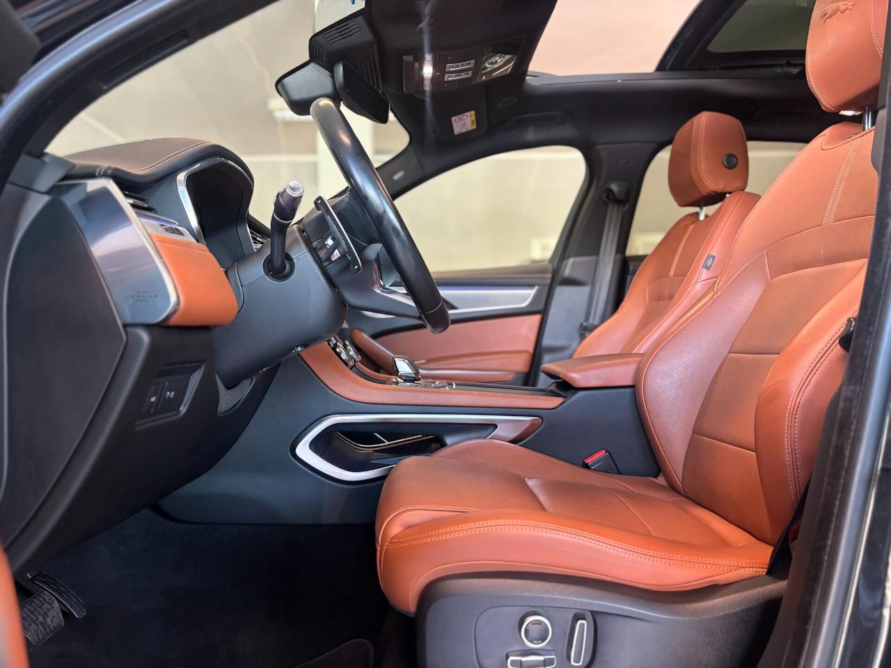 Jaguar F-Pace 2.0d i4 R-Dynamic Black awd 204cv*SERVICE