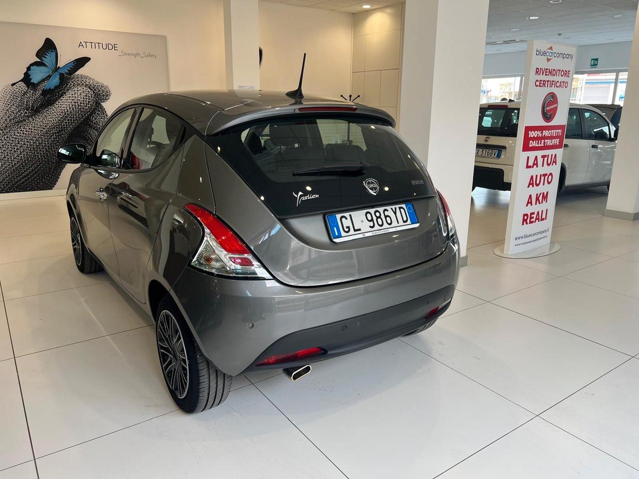Lancia Ypsilon 1.0 FireFly 5 porte S&S Hybrid Gold