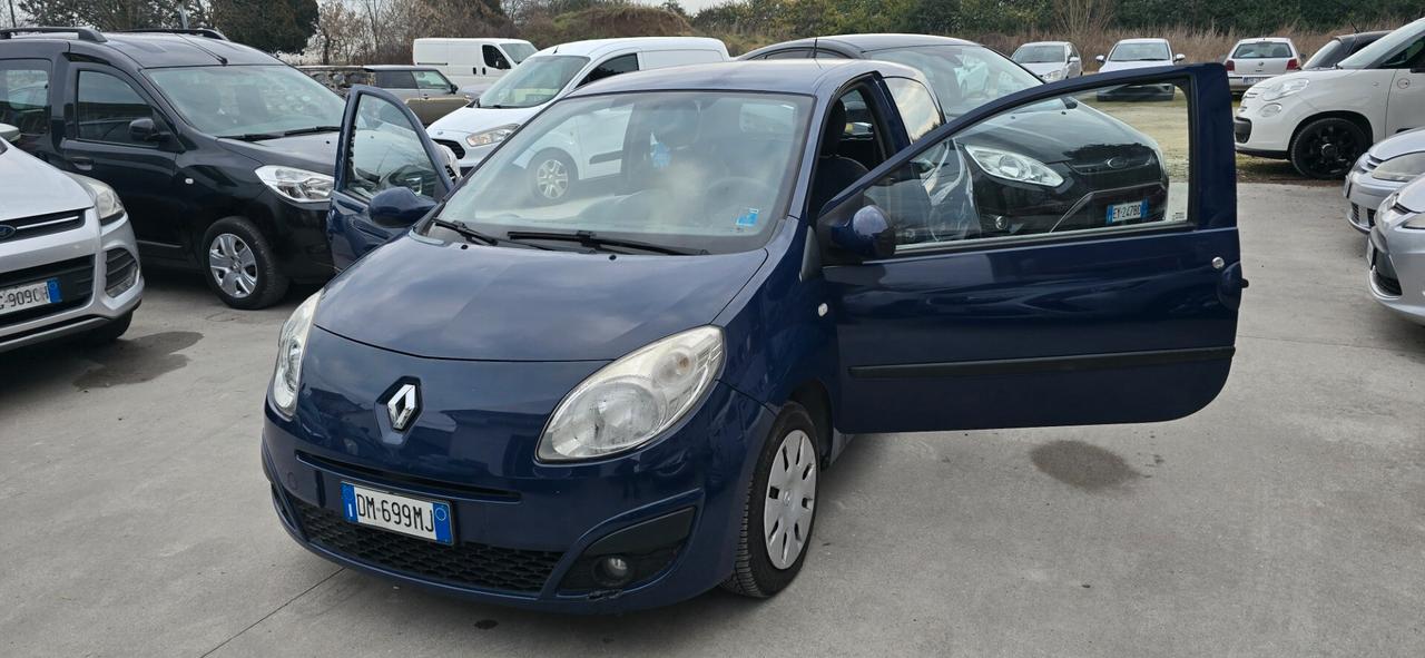 Renault Twingo 1.2 8V. Benzina economica