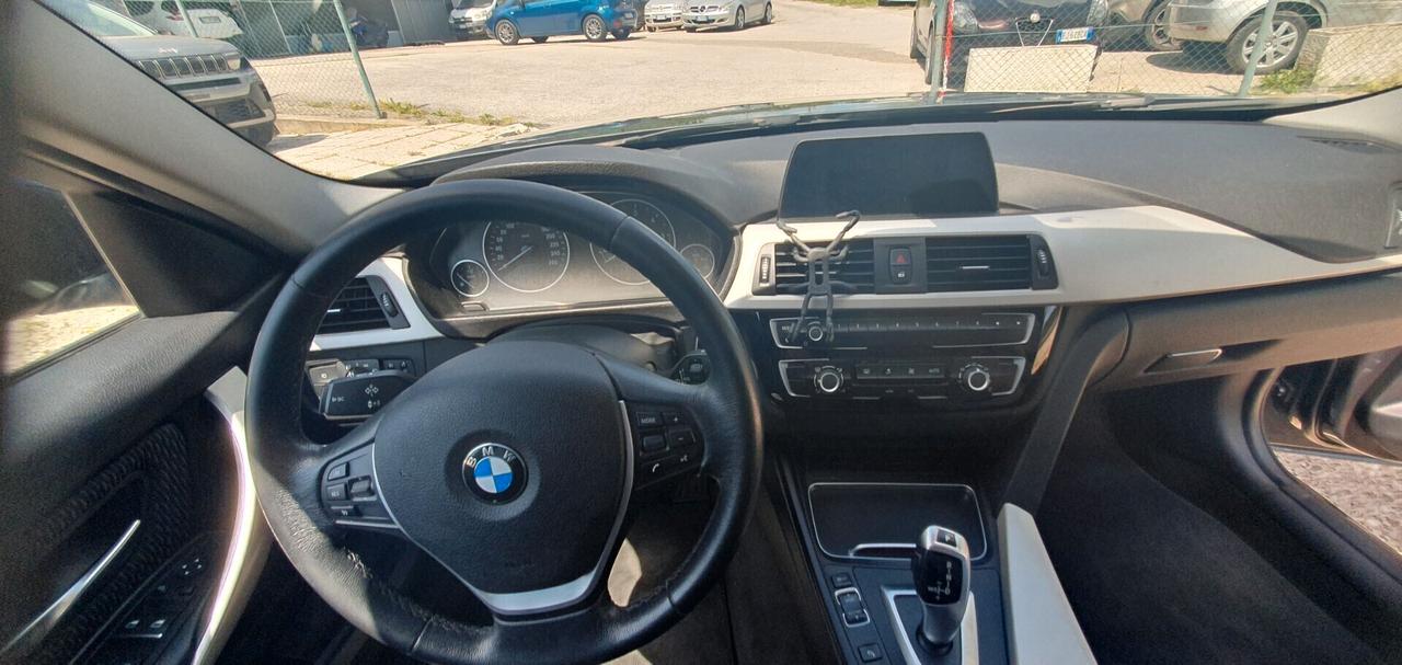 Bmw 320d Efficient Dynamics Touring Business Advantage aut.