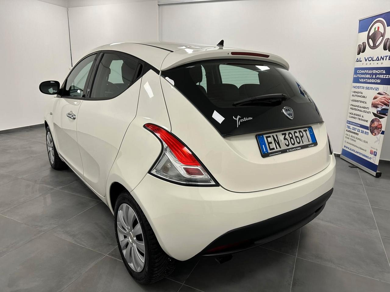 Lancia Ypsilon 1.2 69 CV 5 porte GPL Ecochic Gold - NeoPatentati