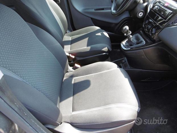 LANCIA Ypsilon 1.2 69 CV 5 porte Gold