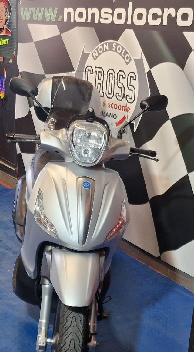 PIAGGIO Beverly 300 i.e. S - ANNO 2016