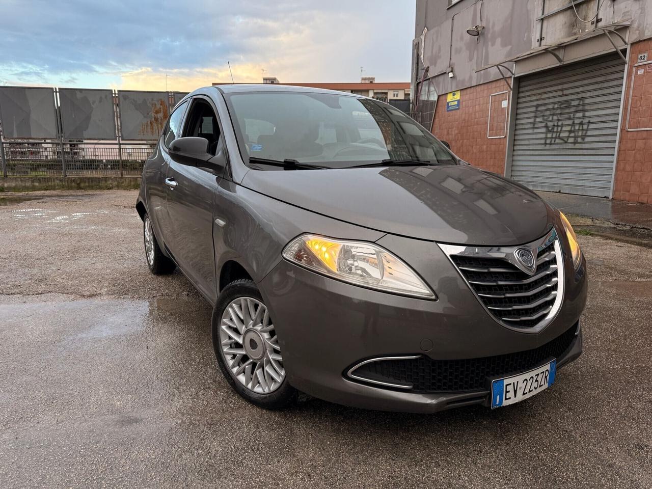 Lancia Ypsilon 1.3 MJT 16V 95 CV 5 porte IN PERFETTE CONDIZIONI