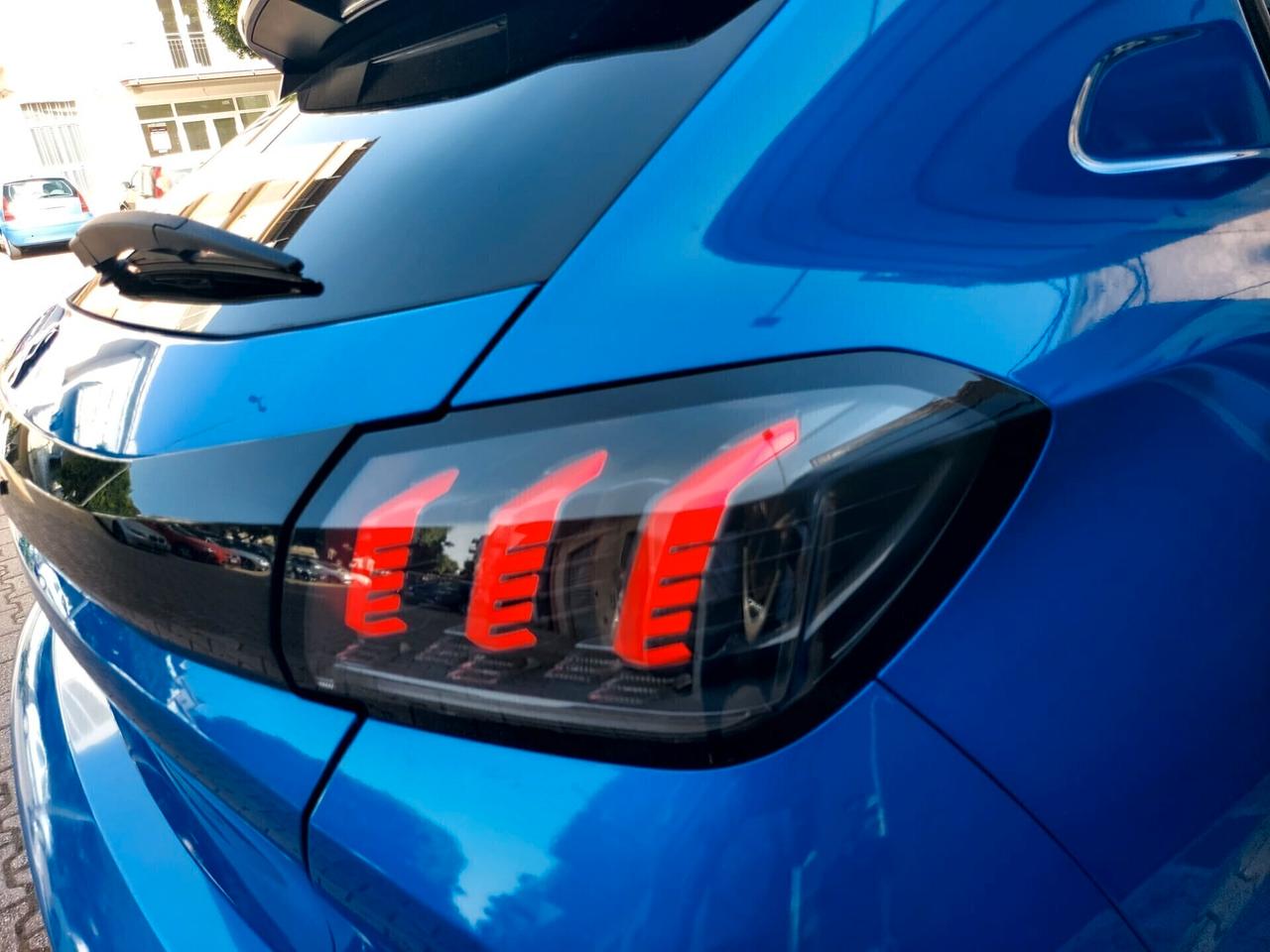 Peugeot 208 75 cv Allure Pack OK NEOPATENTATI