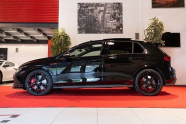 VOLKSWAGEN Golf GTI 2.0 TSI CLUBSPORT PERFORMANCE 300CV DSG.AKRAPOVIC.