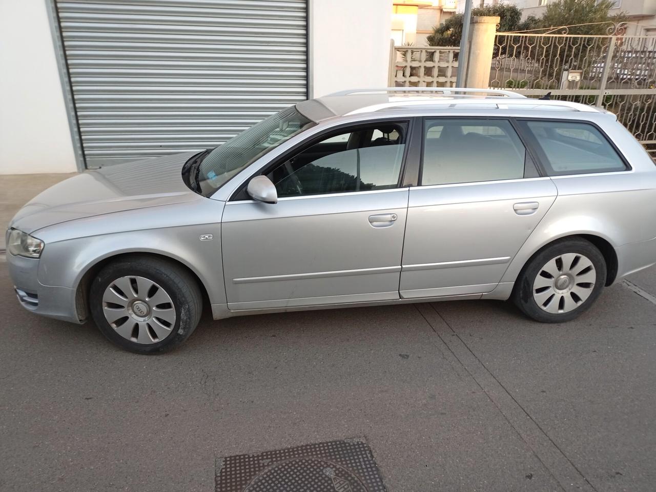 Audi A4 2.0 16V TDI sw (consuma acqua)