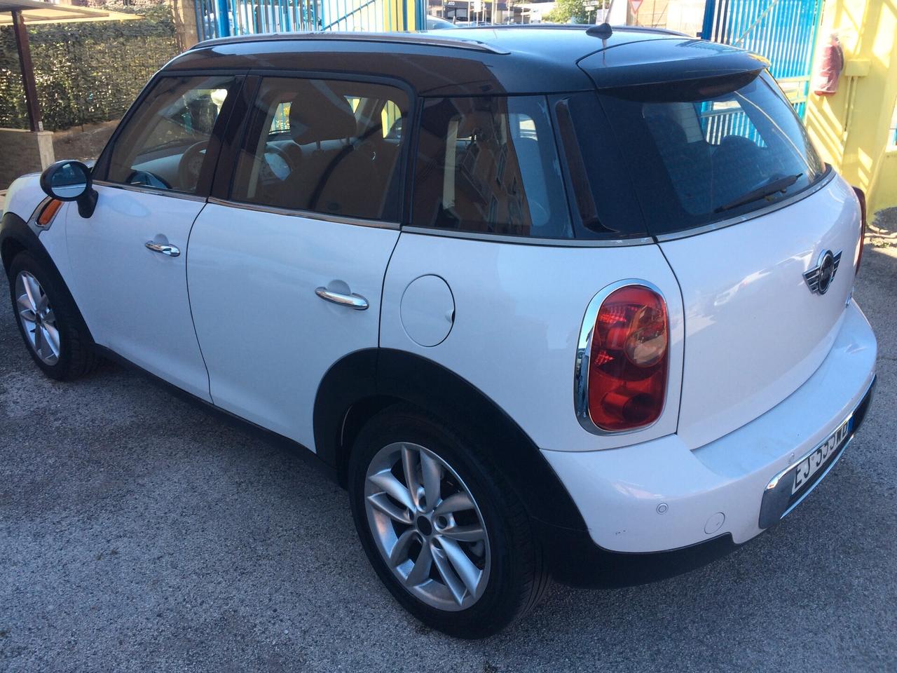 2011 Mini Cooper D Countryman 1.6 tagliandata !! per neopatentati!!!